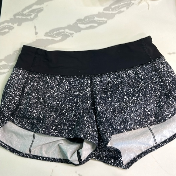 Lululemon speed up shorts - Picture 1 of 4